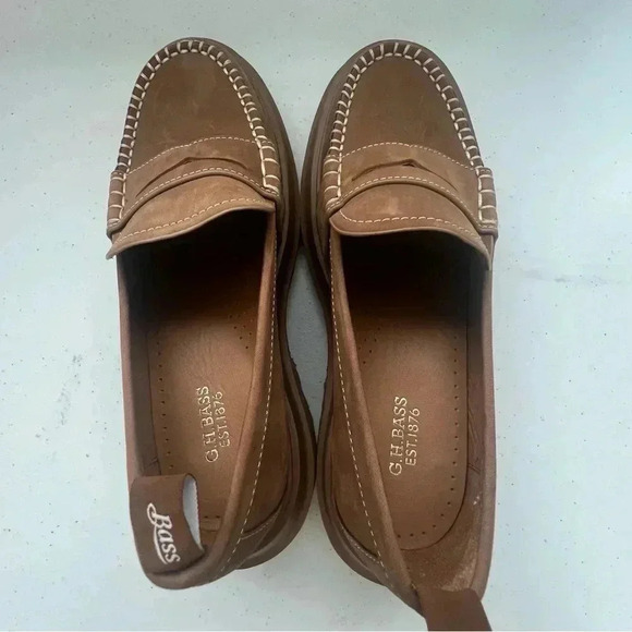 G.H. Bass Platform Lug Nubuck Suede Penny Loafers Sz 8 Camel - Picture 4 of 12